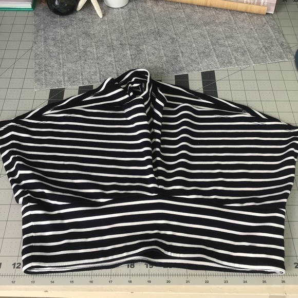 Urban Outfiters Navy Blue Mini low rise Shorts. - Picture 3 of 6